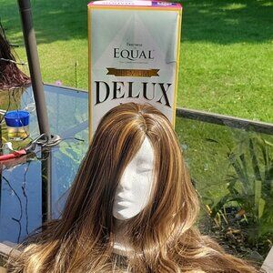 COPY - Brown wig